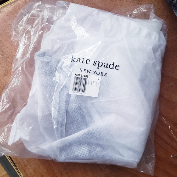 Kate Spade BNWT  Ella Mini Tote - Pebbled Leather ( MSRP $359+ CAD) - Picture 15 of 16